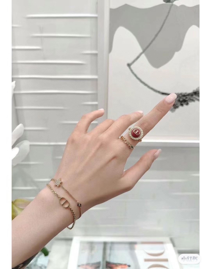 chr1st1an D10r necklaces